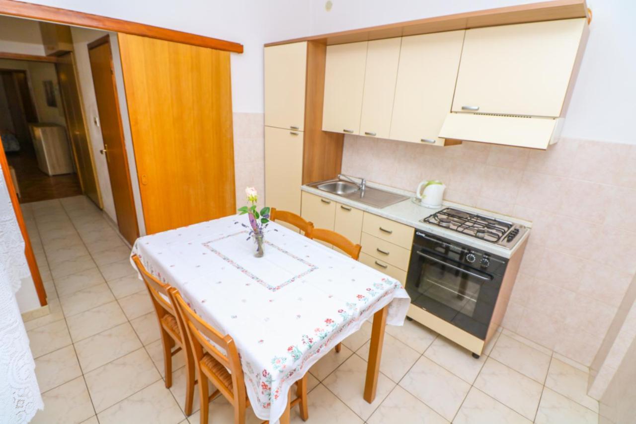 Apartment Marulic In Old Town Baška Exteriör bild