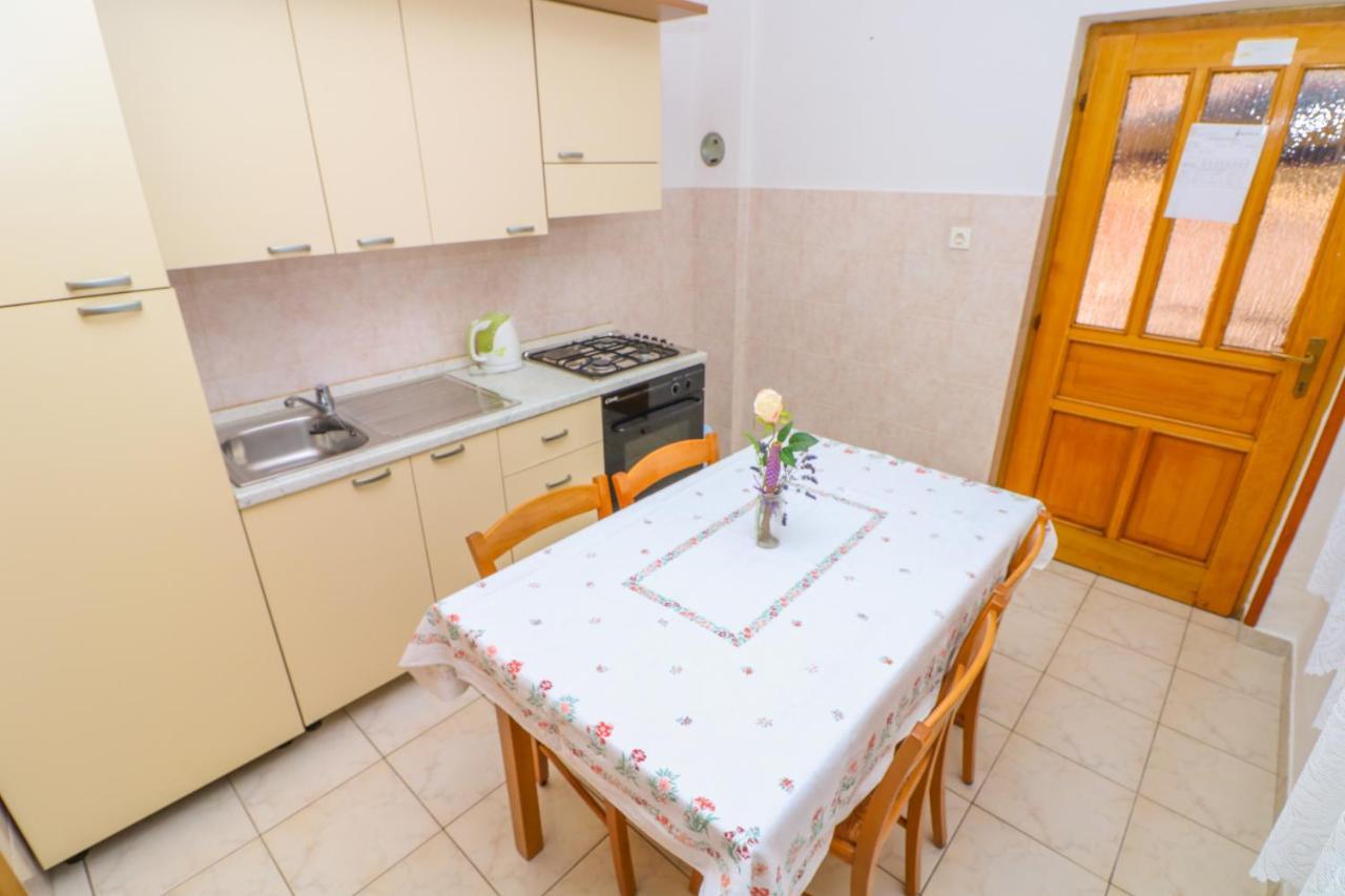 Apartment Marulic In Old Town Baška Exteriör bild