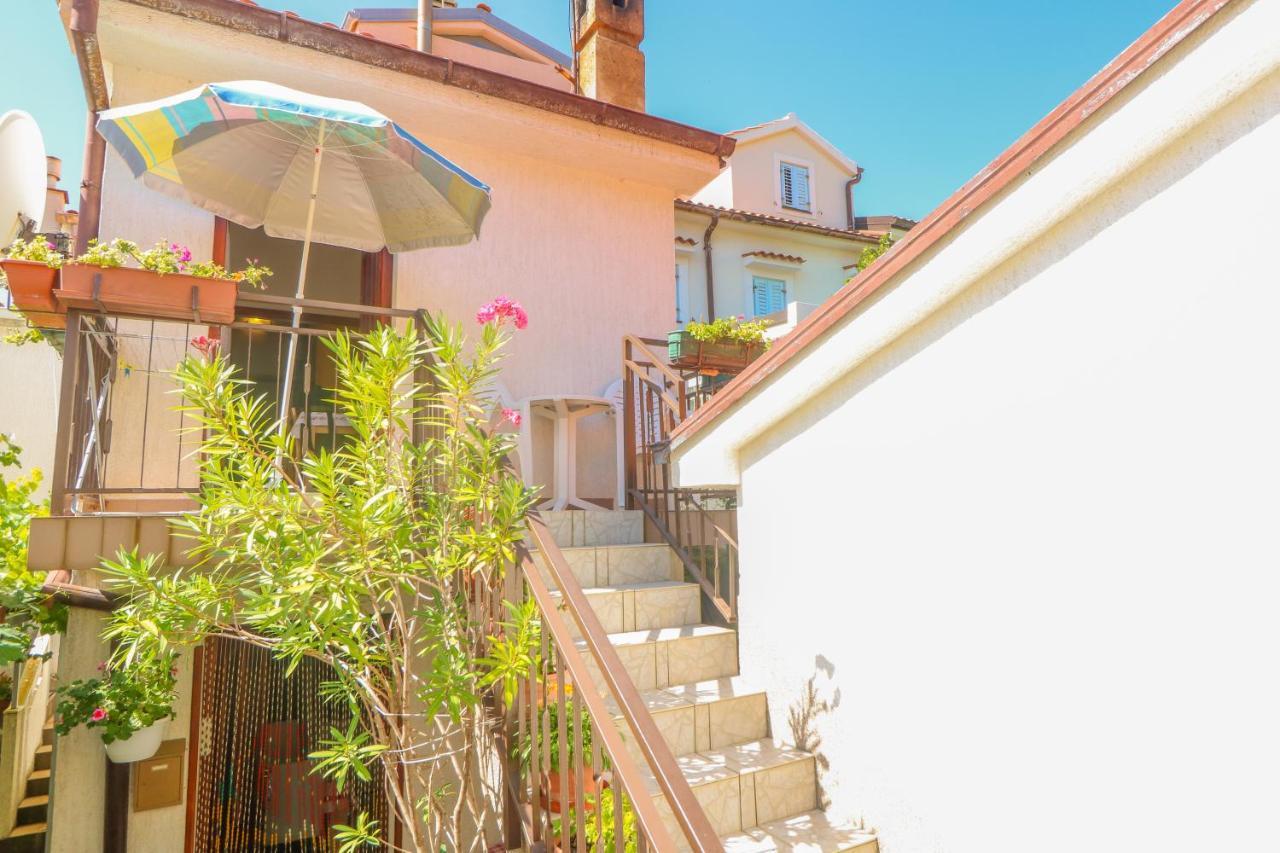 Apartment Marulic In Old Town Baška Exteriör bild