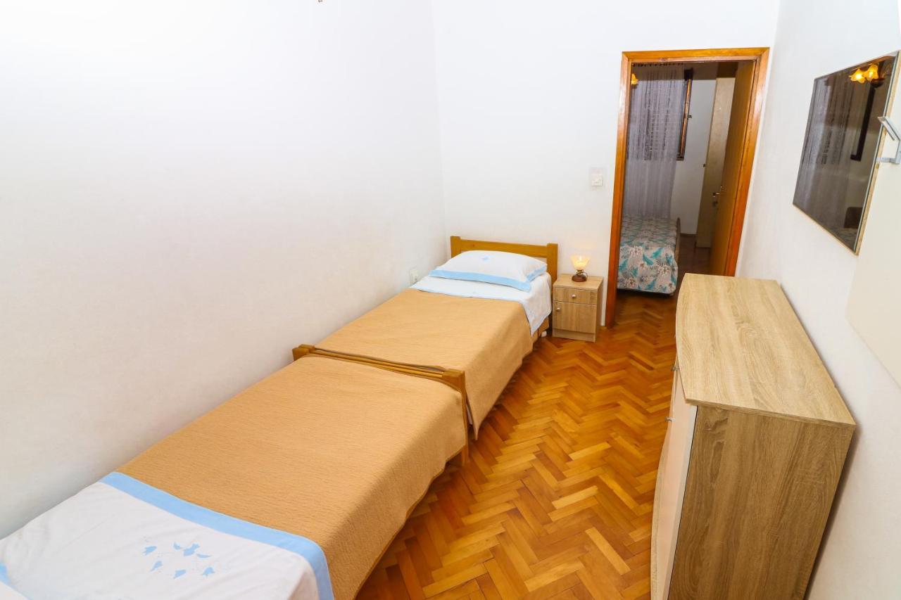 Apartment Marulic In Old Town Baška Exteriör bild