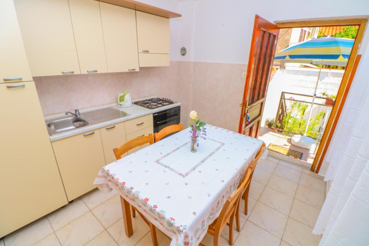Apartment Marulic In Old Town Baška Exteriör bild