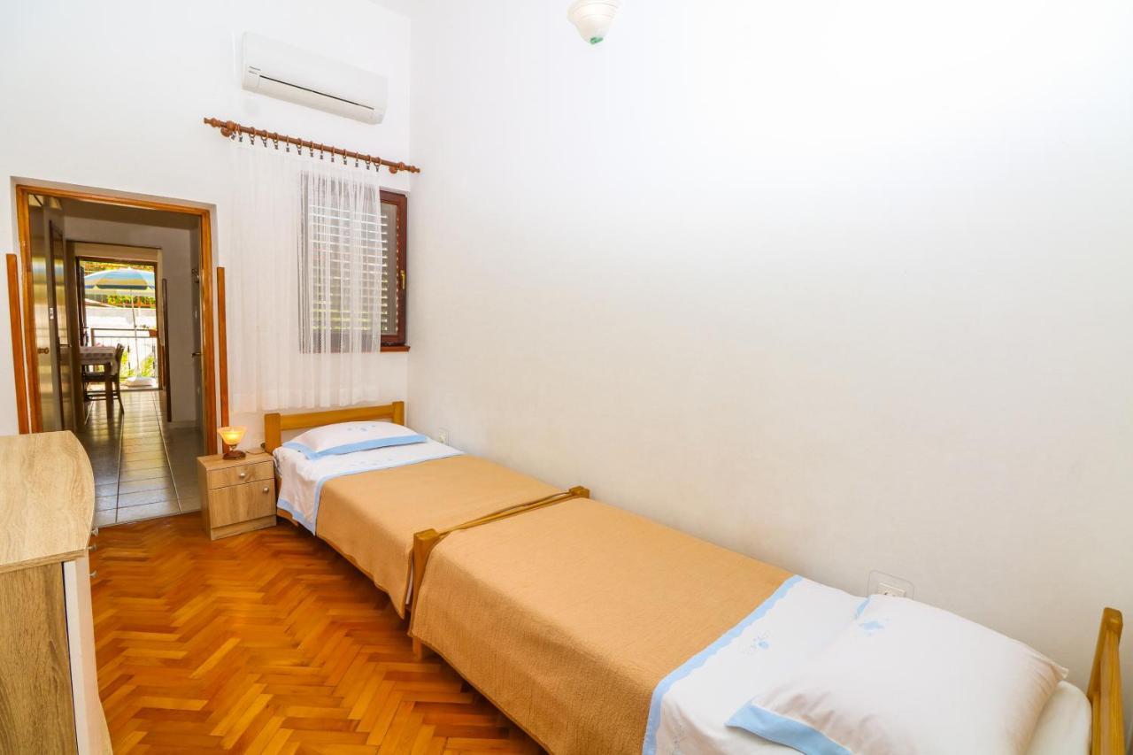 Apartment Marulic In Old Town Baška Exteriör bild