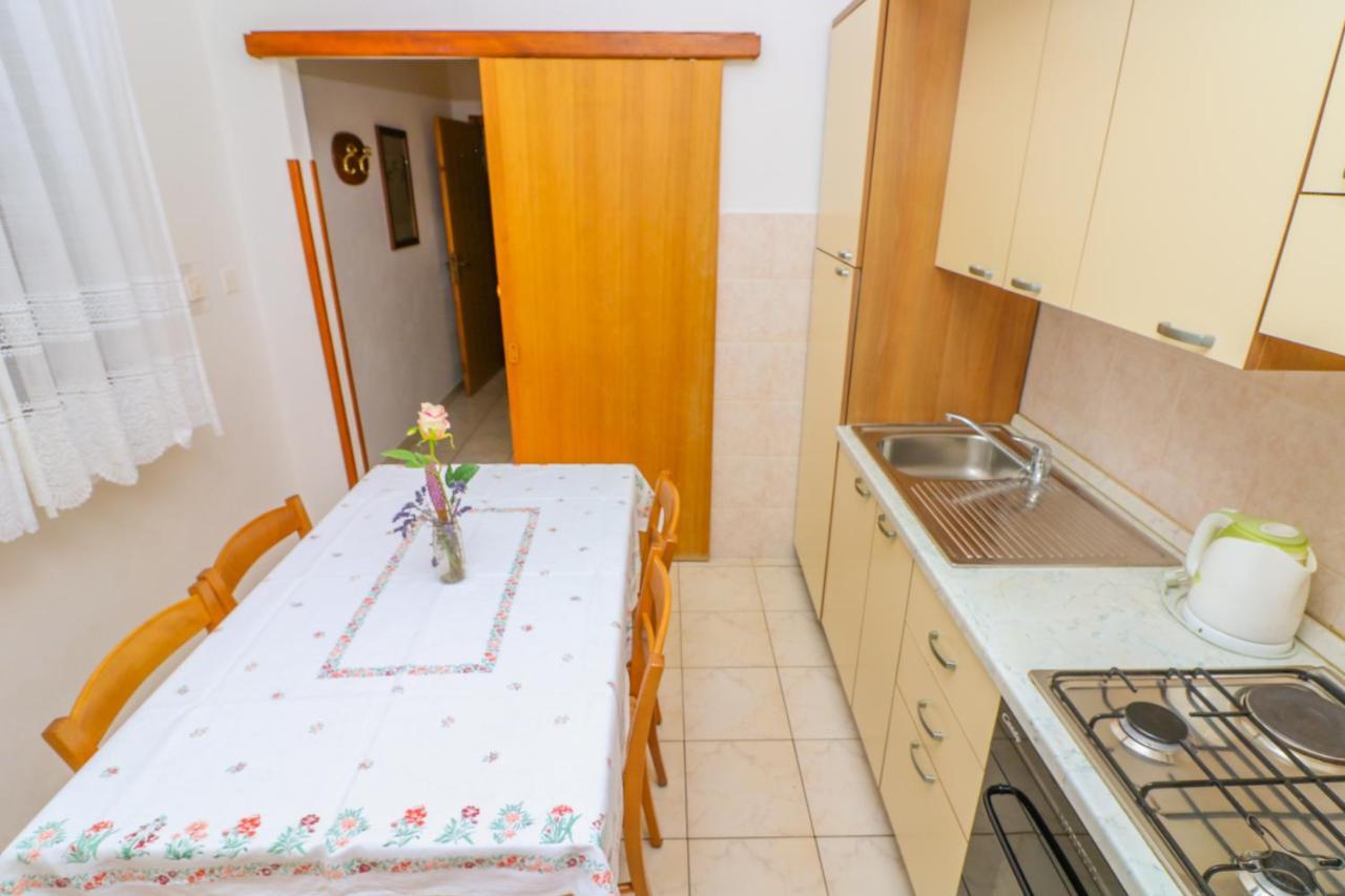 Apartment Marulic In Old Town Baška Exteriör bild
